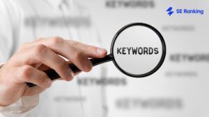 Lupa enfocando una keyword en referencia a la búsqueda de palabras clave